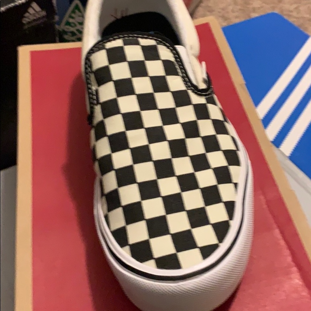 Checkerboard vans - Picture 2 of 4